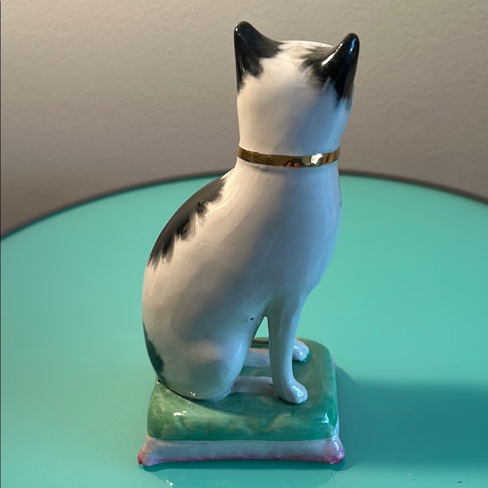 Black & White Staffordshire Cat Figurine - Picture 3 of 5